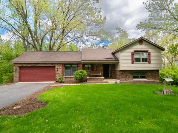 3516 Kings Lair Dr, Spring Grove, IL 60081