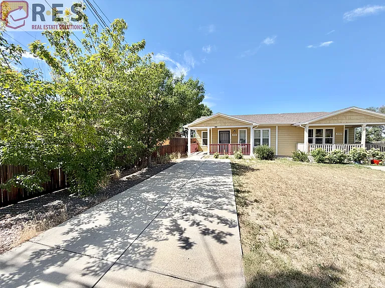 2155 W Baltic Pl — Photo 2
