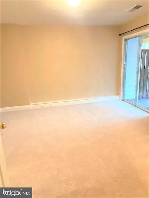 3 bed, 3.5 bath, 1636 sqft, $3,400 — Photo 4
