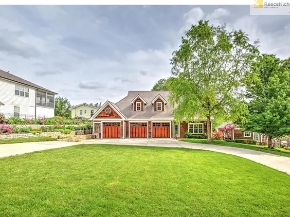 1020 Spring St, Weston, MO 64098