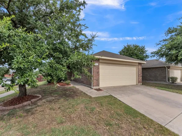 9001 Sun Haven Way, Fort Worth, TX 76244