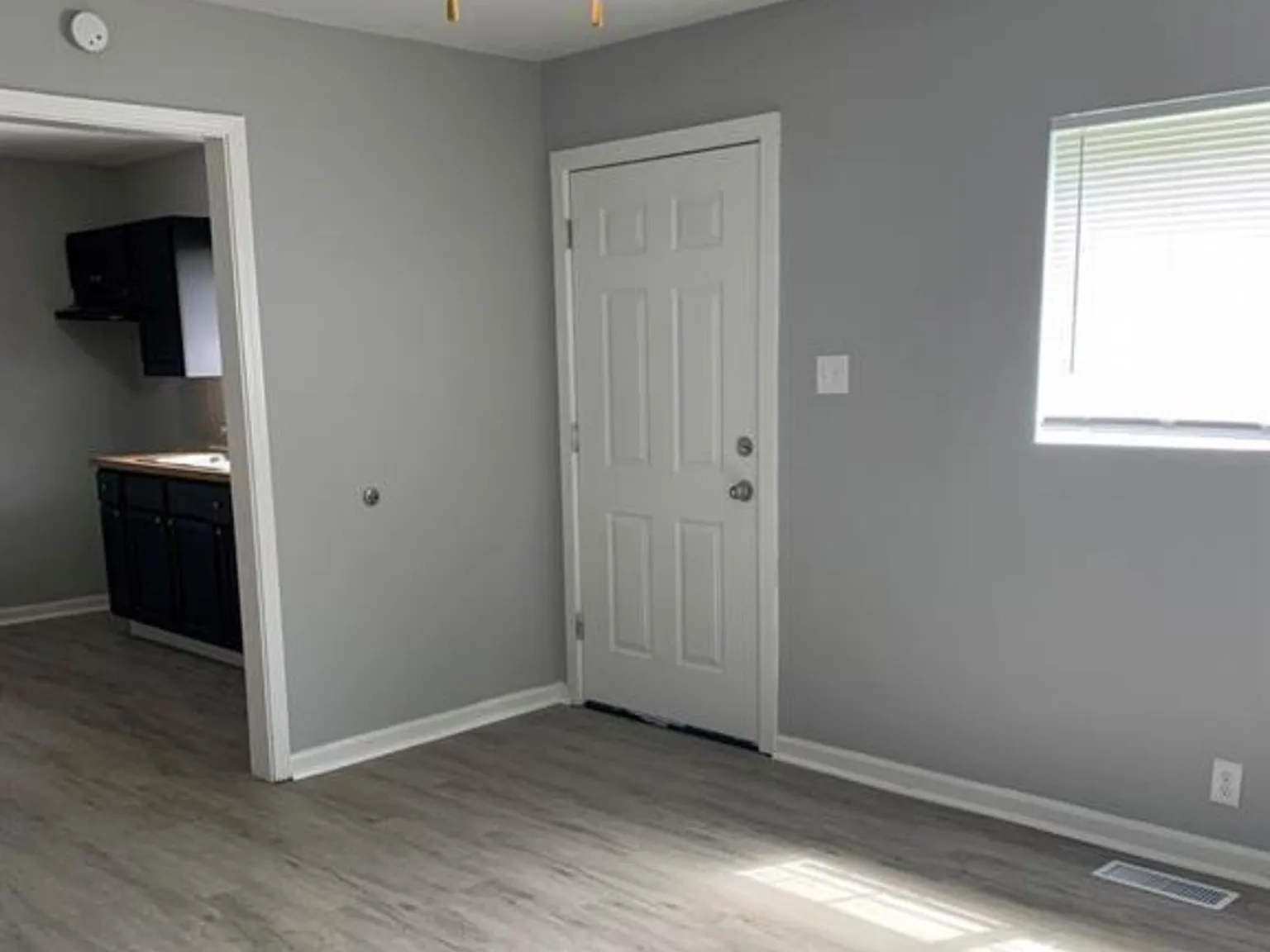 2 bed, 1.0 bath, 729 sqft, $1,125 — Photo 4