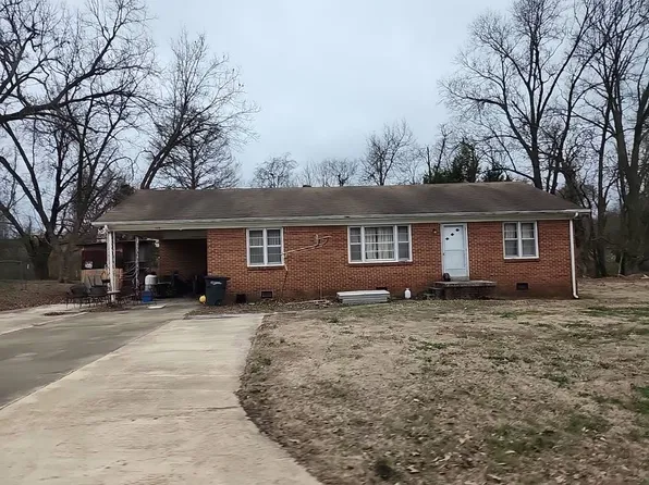 113 E Johnson St, Newbern, TN 38059