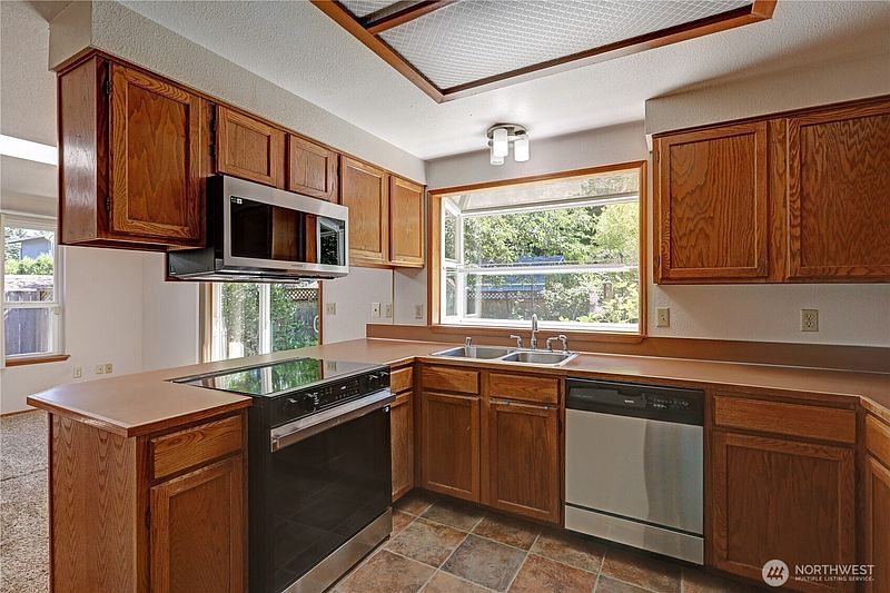 3rd image of 15009 104th Ave Ct E