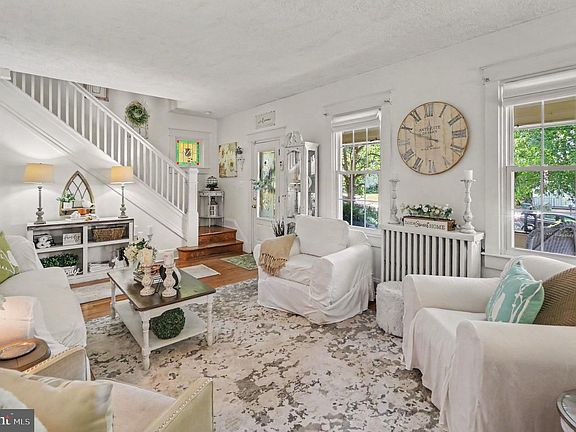 5th image of 3022 Oakcrest Ave