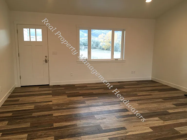 214 Sandpiper Dr — Photo 4