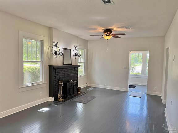 3rd image of 404 E Horner St