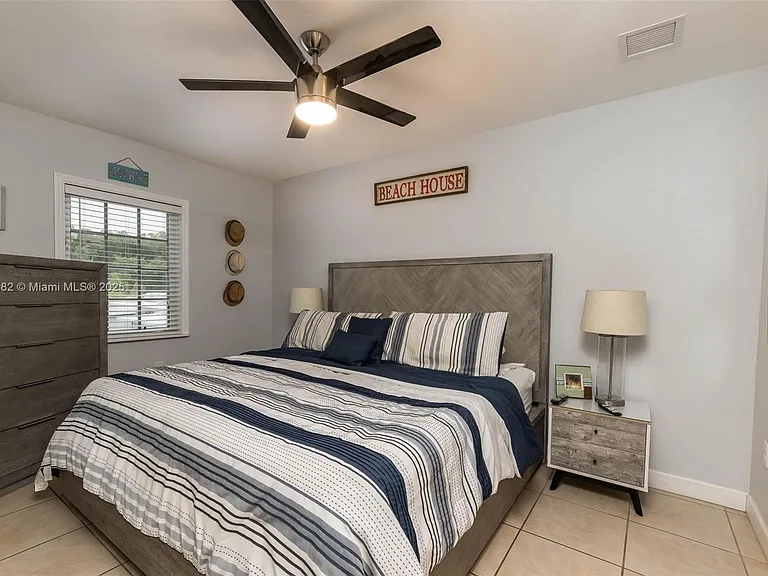 325 Calusa St — Photo 26