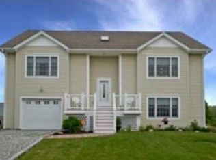 1 Captain Freebody Rd, Narragansett, RI 02882