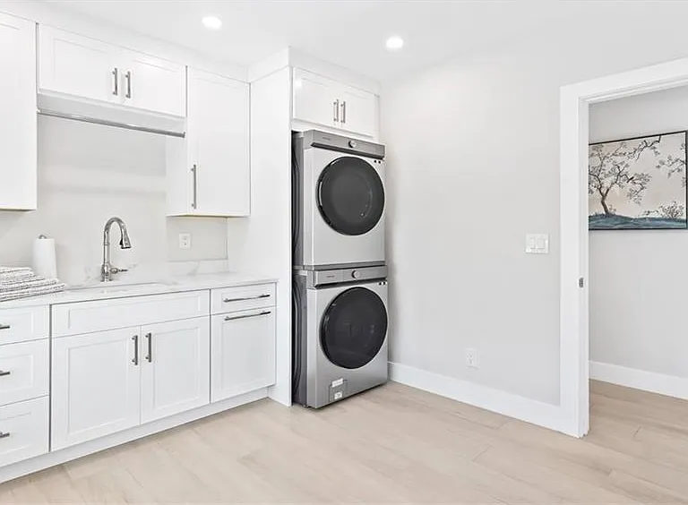 440 Kings Town Dr — Photo 34