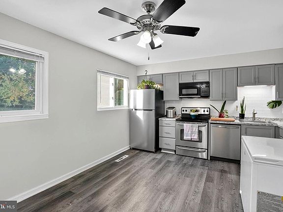 4th image of 714 Robinwood Dr