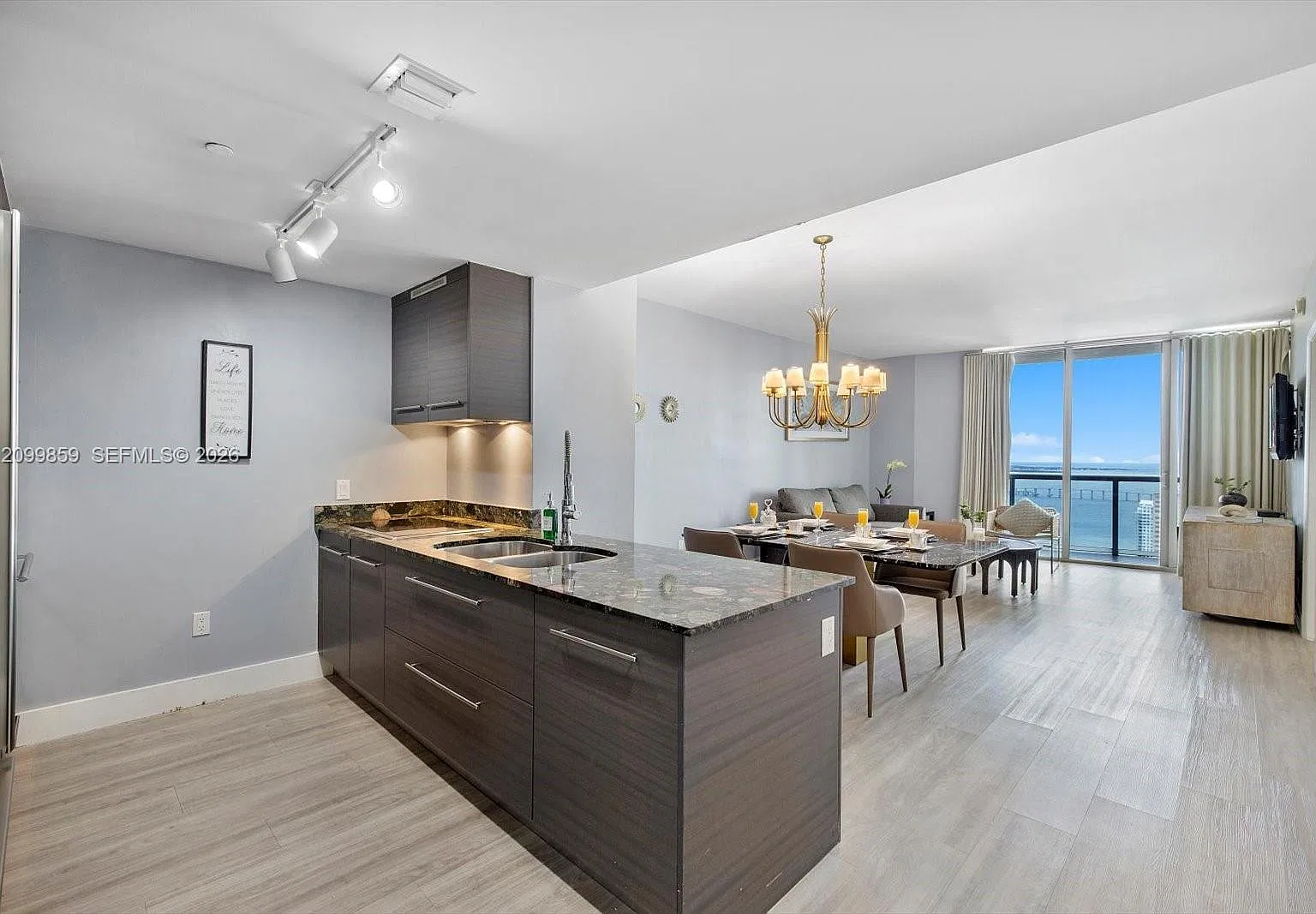 Icon Brickell Condo No 3 — Photo 2