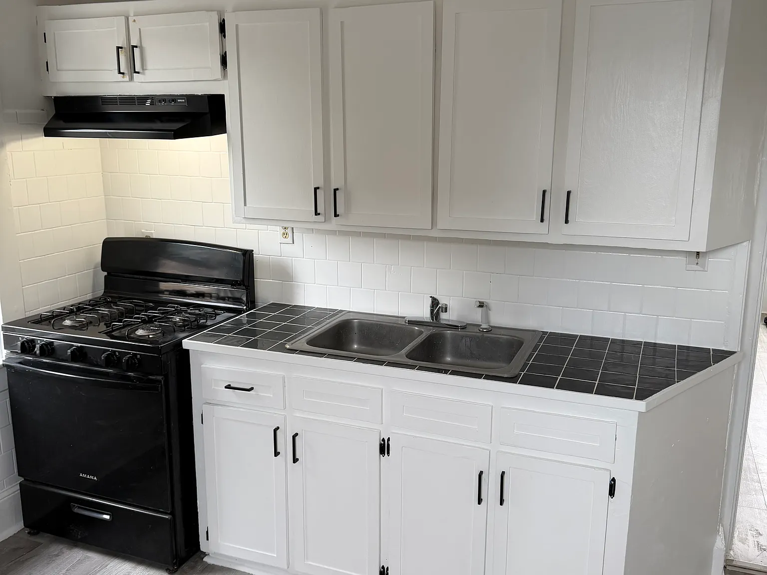 3 bed, $2,200 — Photo 2