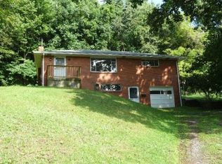 195 Elm Rd, Pittsburgh, PA 15239