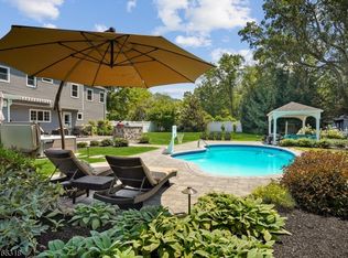 35 Launcelot Ln, Basking Ridge, NJ 07920