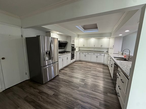 5th image of 3788 Howe Ct