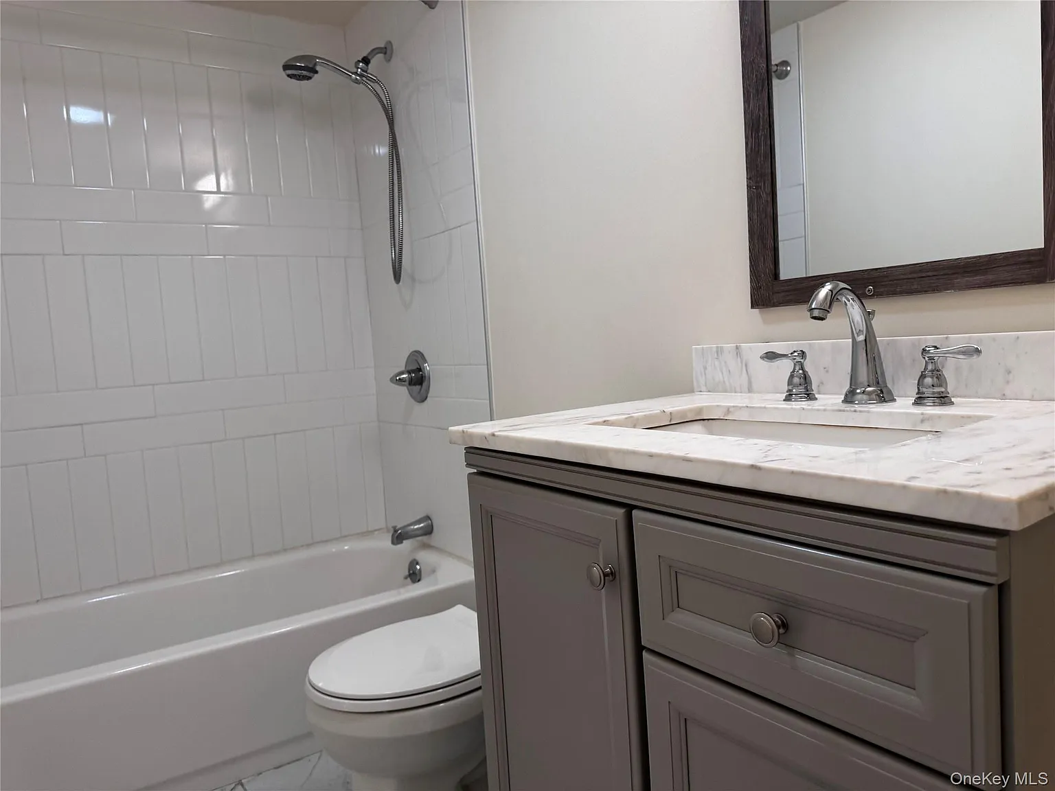 3 bed, 1.0 bath, 1575 sqft, $3,400 — Photo 3