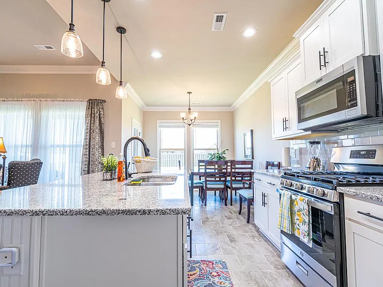 Tallulah Dr — Photo 15