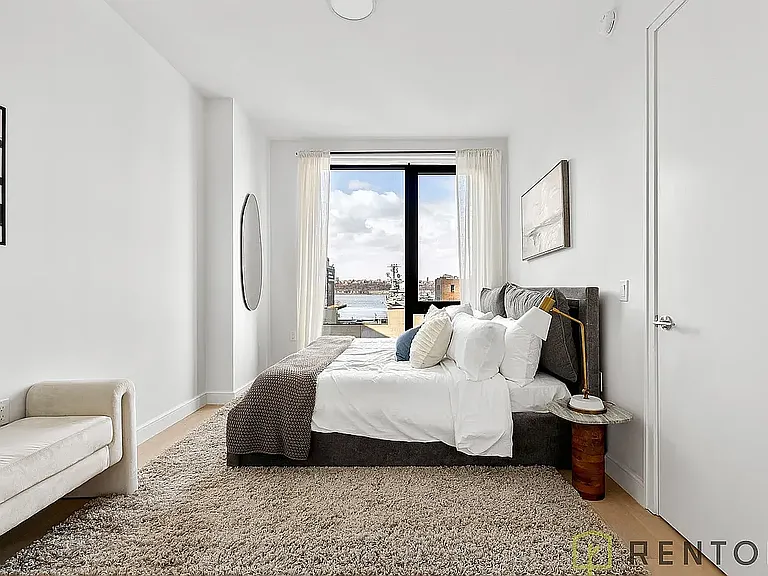 622 11th Ave #307 — Photo 9