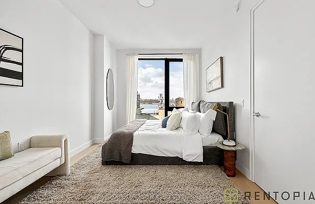 Bedroom, photo 2