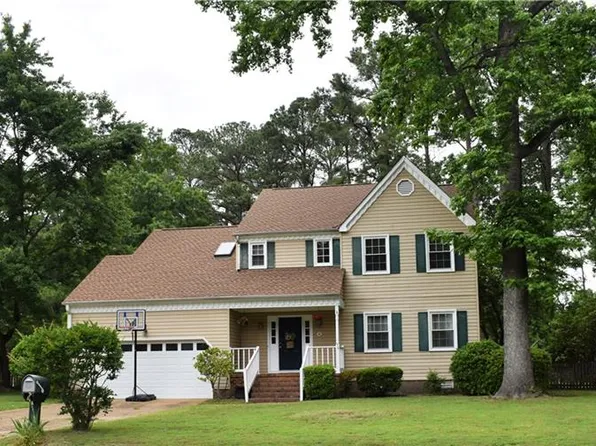 10 Thomas Dr, Poquoson, VA 23662