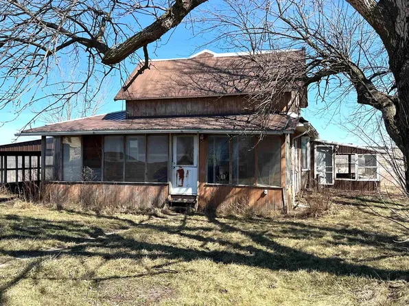 10069 100th St, New Hampton, IA 50659
