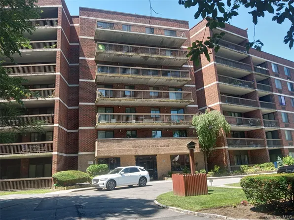 1374 Midland Avenue #214, Bronxville, NY 10708
