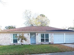 906 Beachcomber Ln, Houston, TX 77062