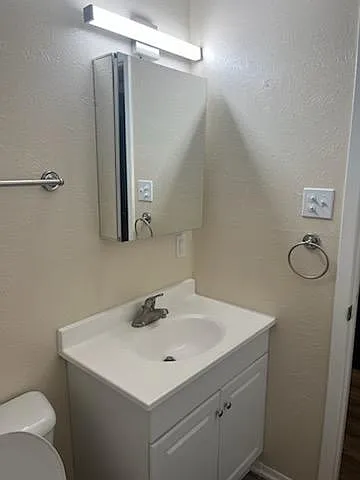 Oakcrest — Photo 2