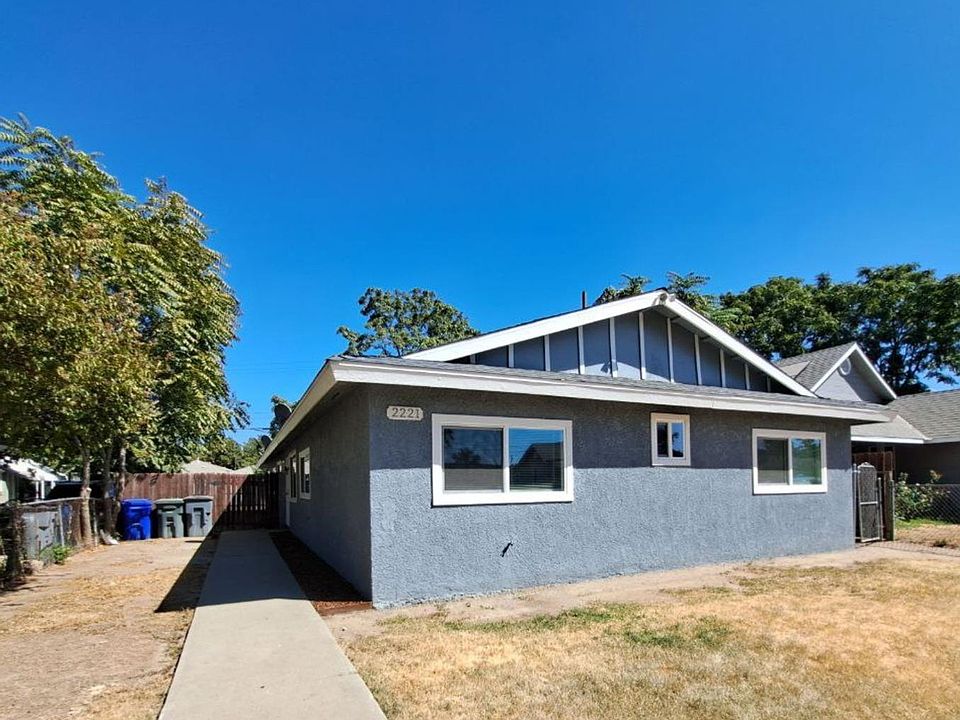 1st image of 2221 S Poppy Ave