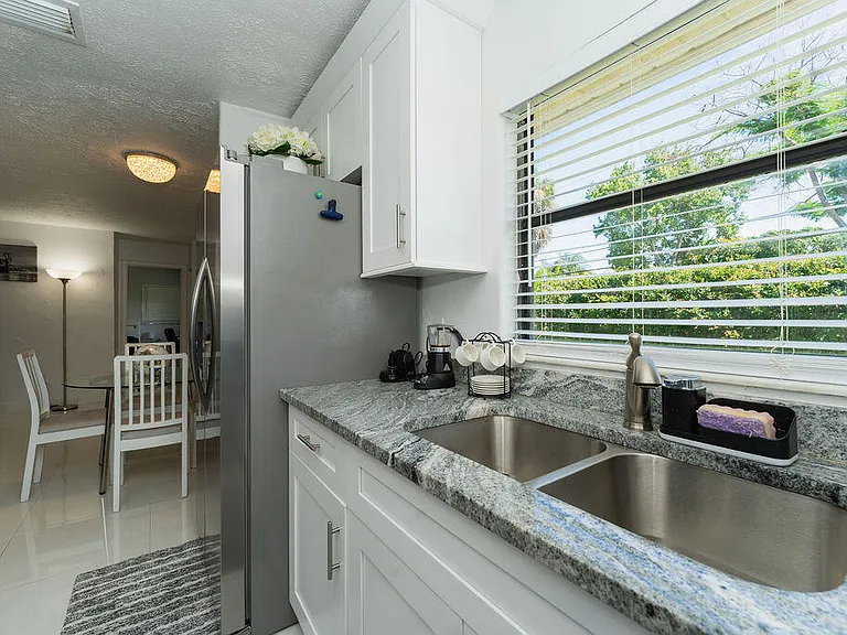 1242 SW Parma Ave — Photo 14