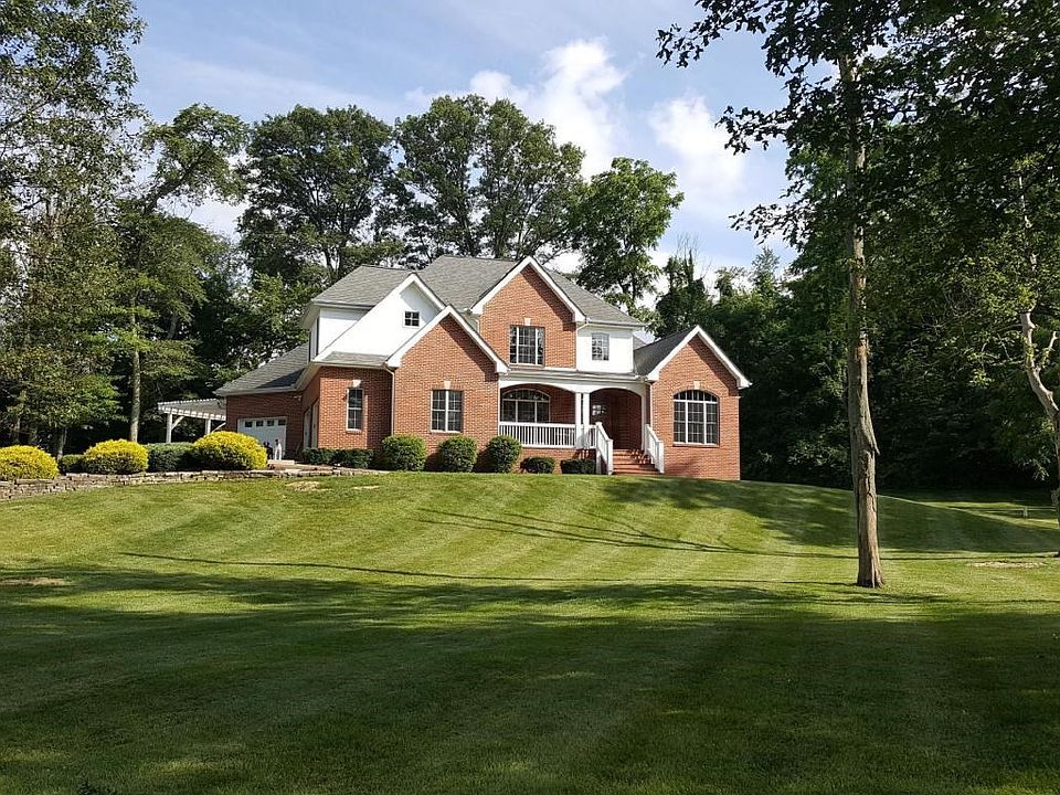 1st image of 1852 Wood Glen Ct NW