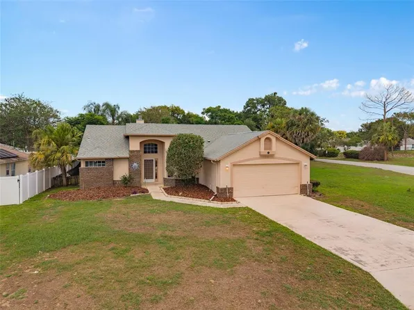 137 Madrona Dr, Eustis, FL 32726