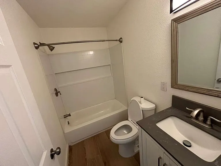 907 D Ave #2 — Photo 5