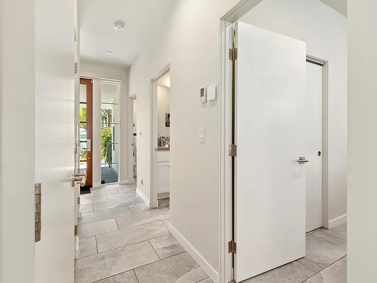 426 Hillcrest Dr — Photo 28