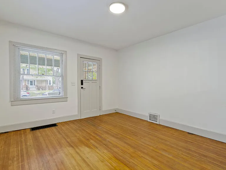 427 N Bancroft St — Photo 4