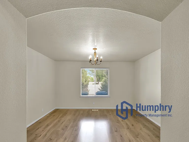 3956 E Granger Dr — Photo 6
