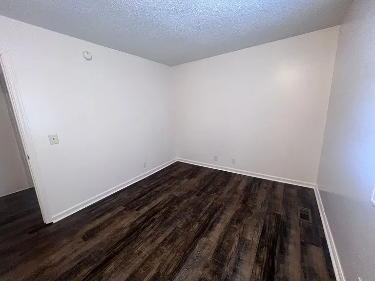 Evergreen Townhomes — Photo 23