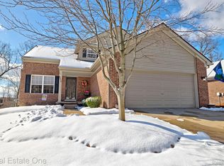 9936 Tioga Ct, Pinckney, MI 48169