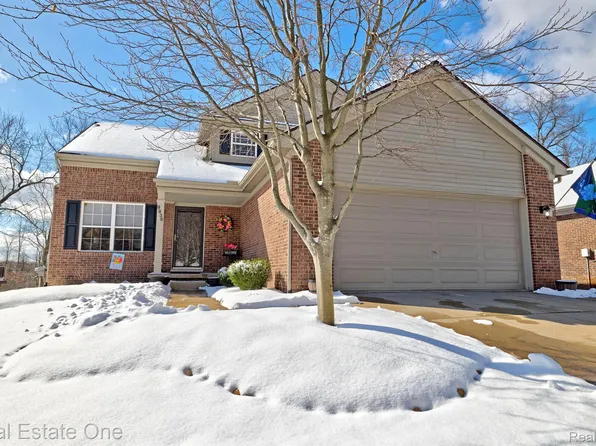9936 Tioga Ct, Pinckney, MI 48169