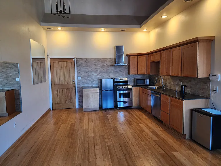 213 Worthington St #4R — Photo 3