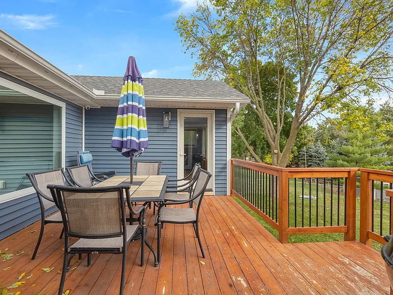 7080 Redwing Ln — Photo 25