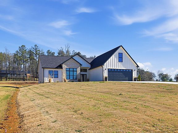 2nd image of 128 Cothran Rd