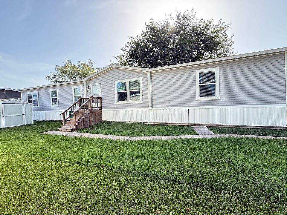 1st image of 41 Club House Dr