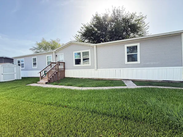 41 Club House Dr, Manvel, TX 77578