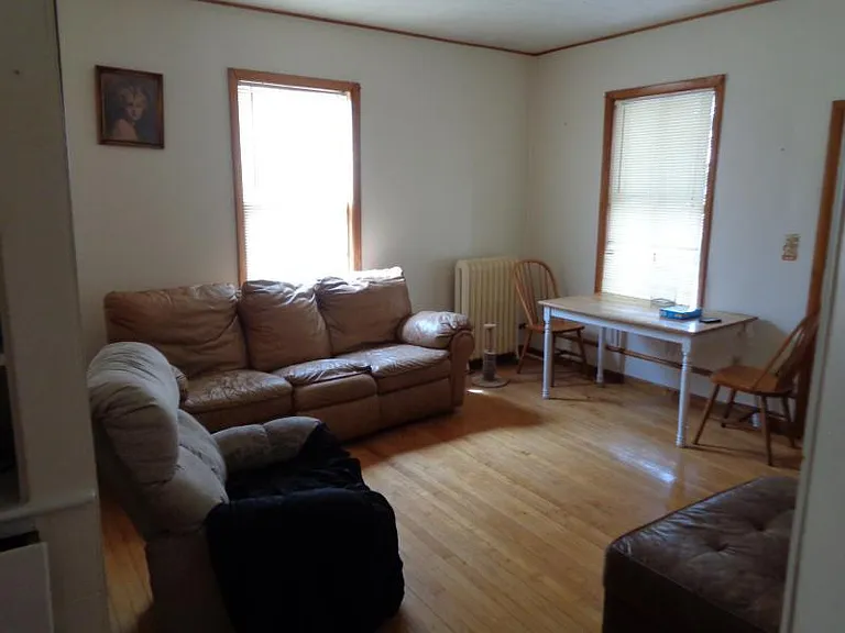 Alder St — Photo 1