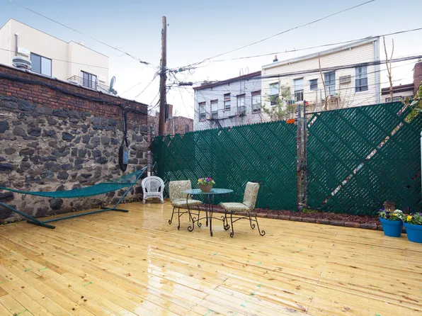 59 Conselyea Street image 1 of 6