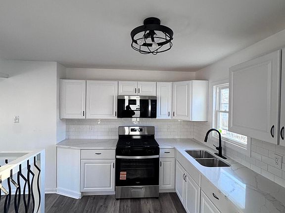 2nd image of 3944 Grover Ave