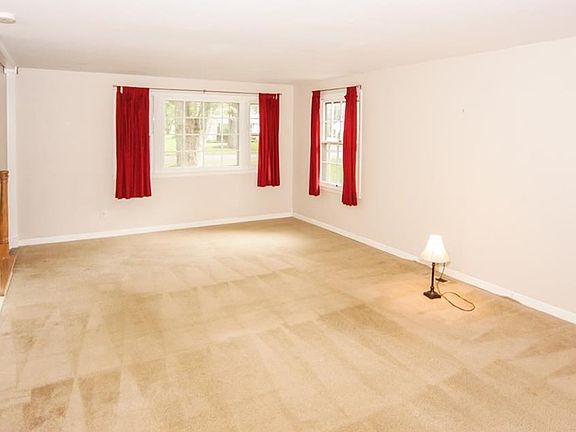 5th image of 7404 Mikesell Dr