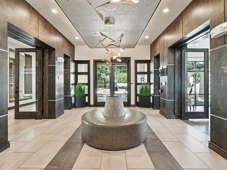 Entrance to Leasing Office at Park at Rialto Apartments, San Antonio